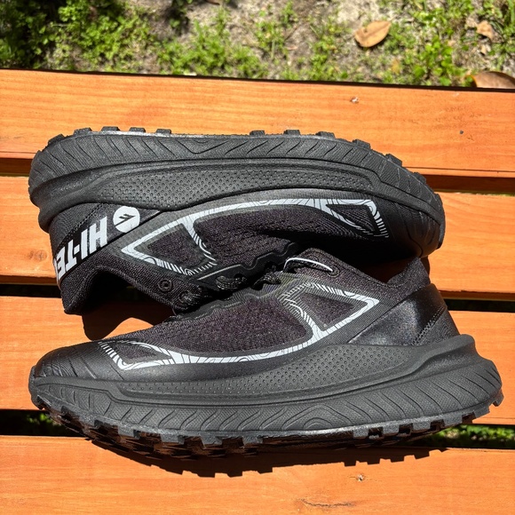 HI-TEC MENS BLACK‎ SNEAKERS NEW SIZE 10 - Picture 1 of 7